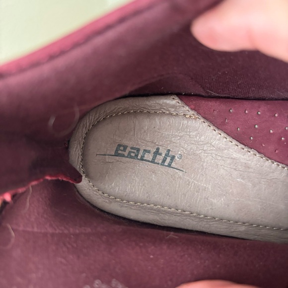 Earth Amber Burgundy Leather Criss Cross Dressy Heeled Bootie size 9 - Picture 8 of 9